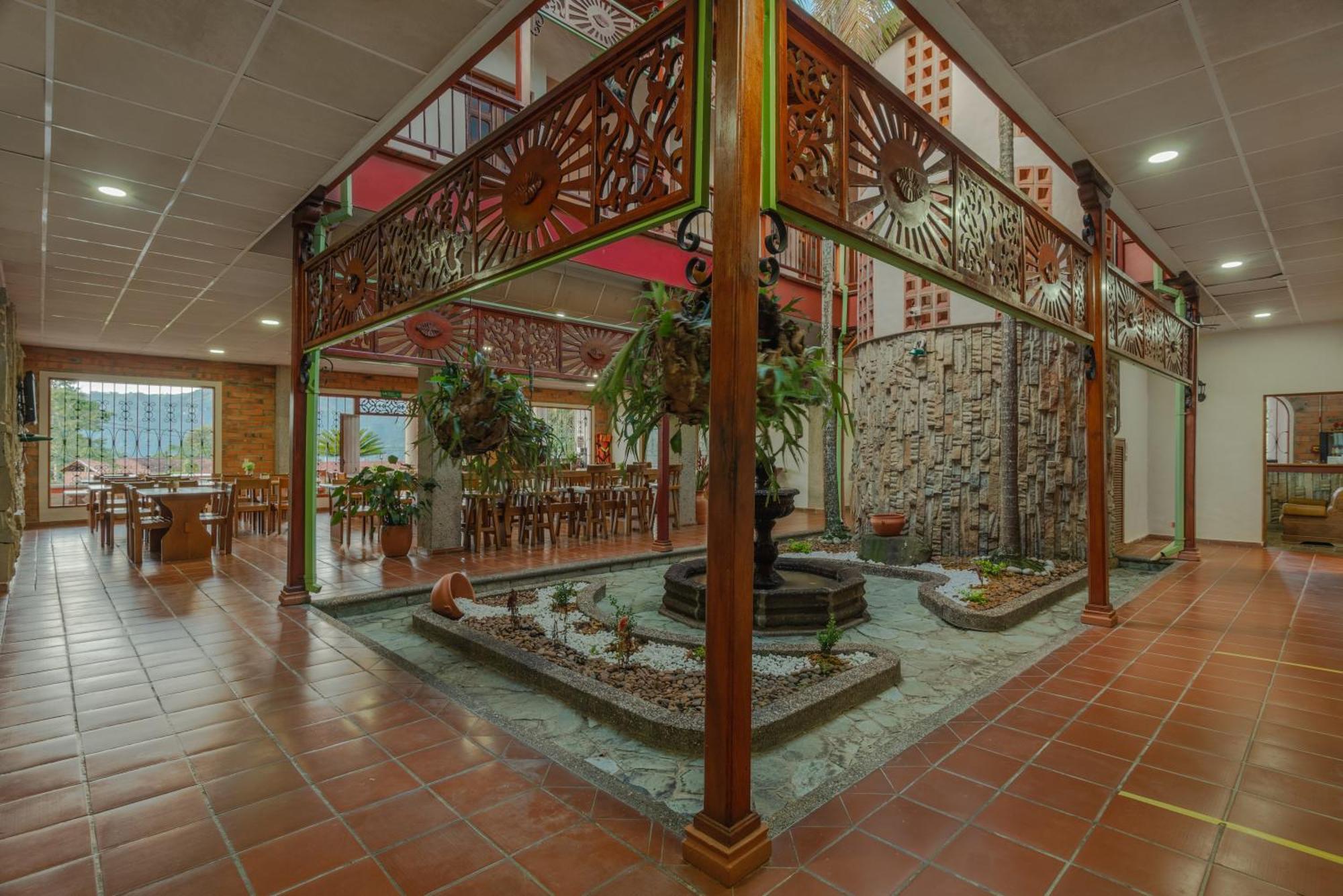 Venecia  Granja Del Cafe Hotel Y Centro De Convenciones מראה חיצוני תמונה